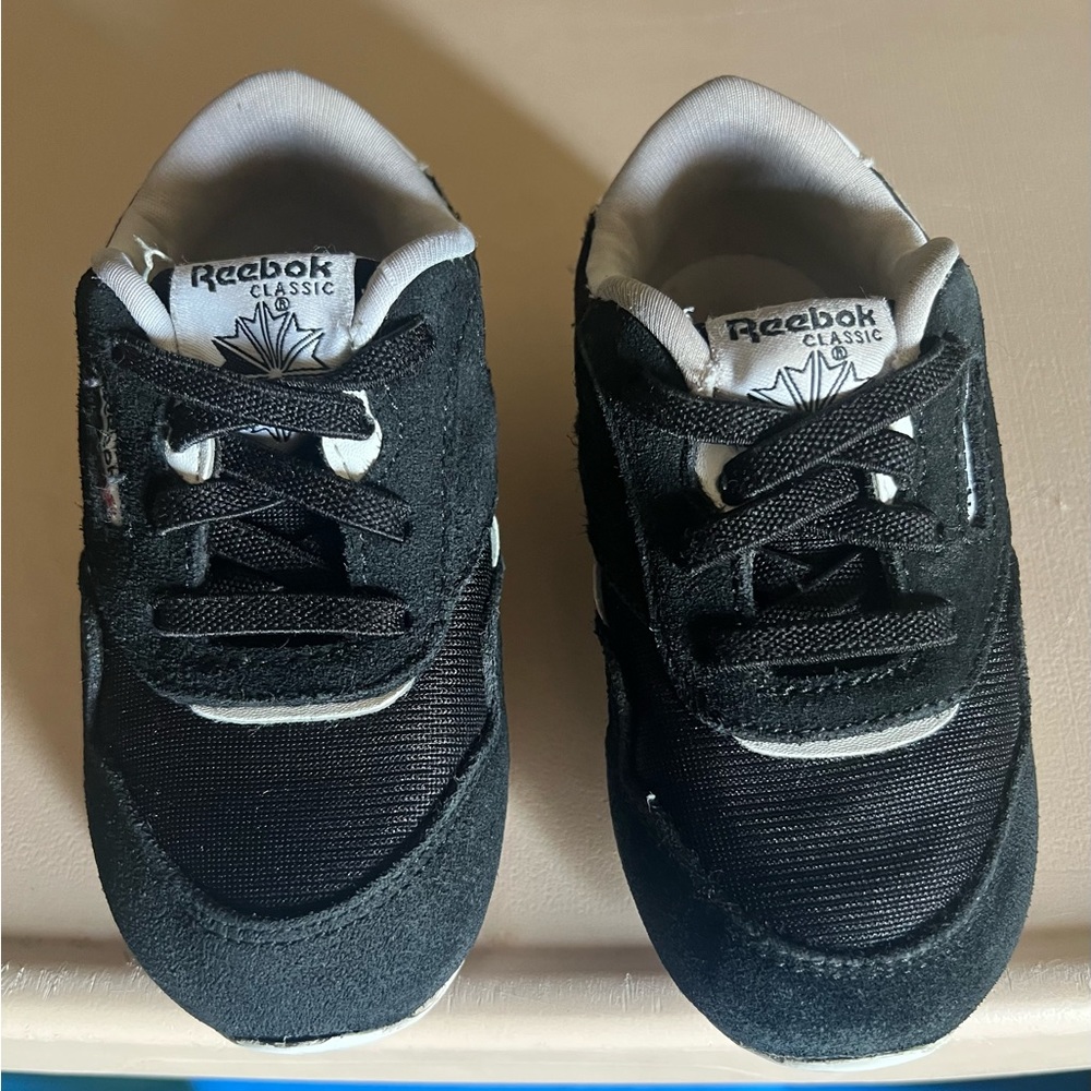 Kids Reboks tennis shoes